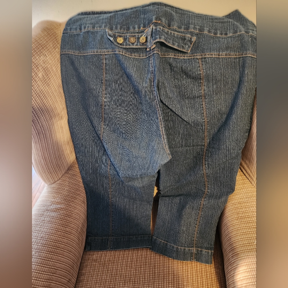 Blue jean capris
